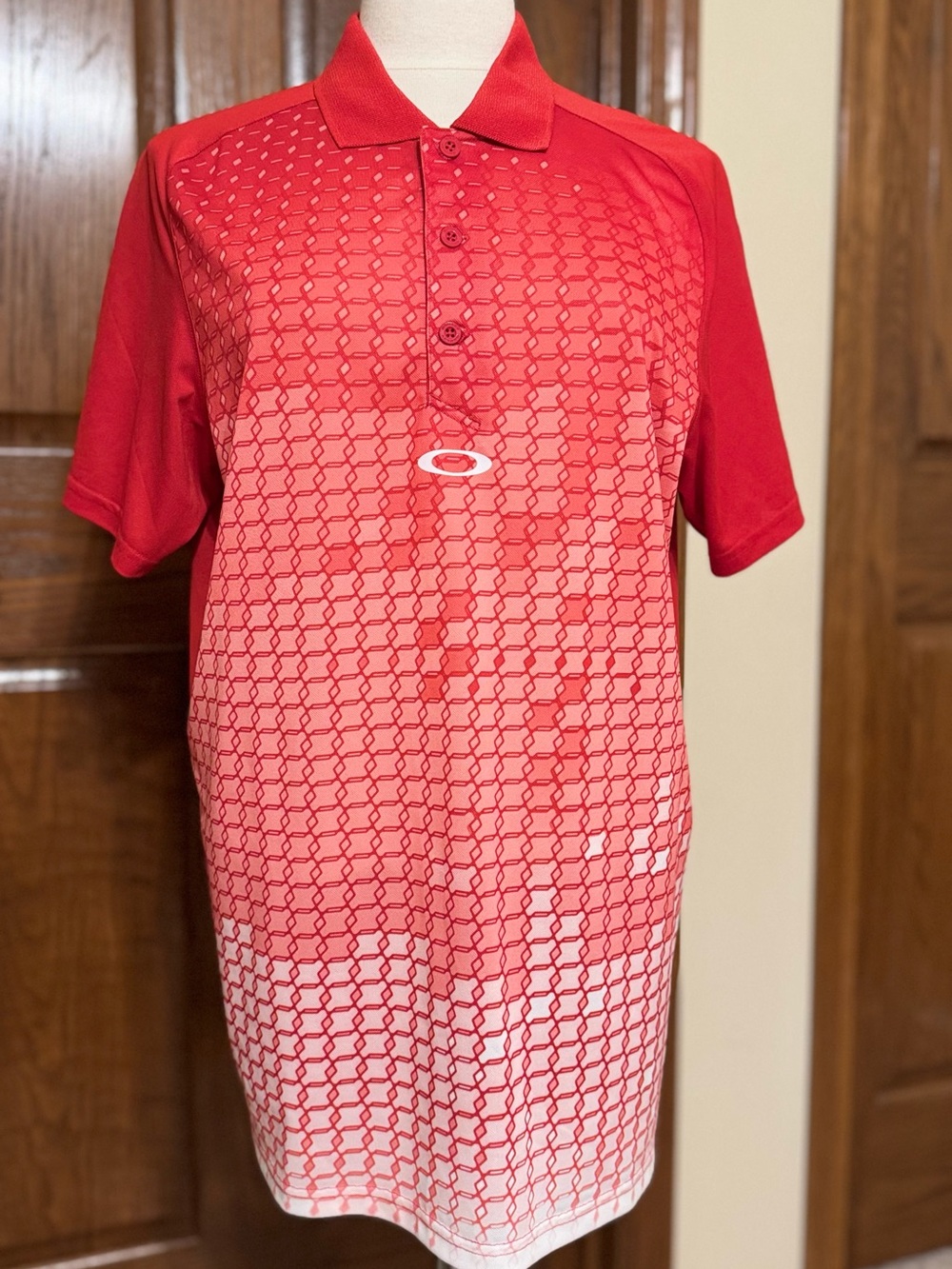 Pre-owned Oakley Men’s Size Medium Red Gradient Geo-Print Polo Golf Shirt